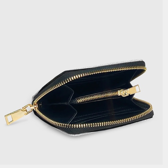 Skull Patterned Black Wallet - Picture 2 of 2